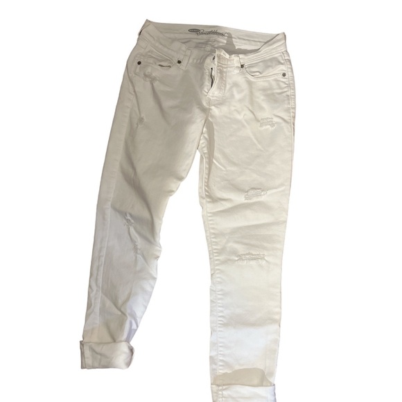 Old Navy Denim - Old Navy Sweetheart white distressed denim, sz4